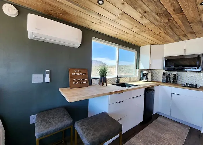Stunning Tiny House With Picnic Space, Barbecue And Fire Pit In Meadview, Arizona Holiday home
