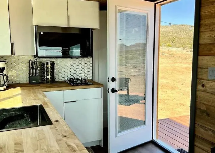 Stunning Tiny House With Picnic Space, Barbecue And Fire Pit In Meadview, Arizona Holiday home