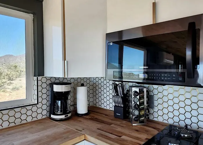 Stunning Tiny House With Picnic Space, Barbecue And Fire Pit In Meadview, Arizona Holiday home *