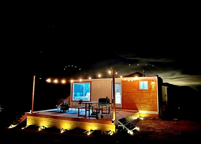 Holiday home Stunning Tiny House With Picnic Space, Barbecue And Fire Pit In Meadview, Arizona Ray Place