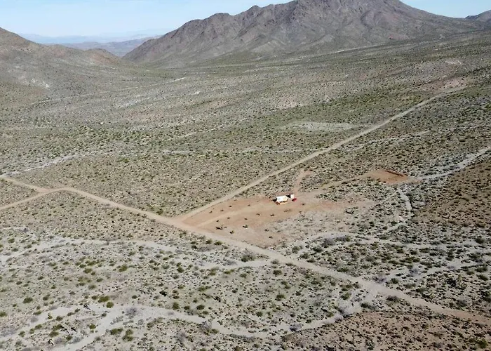 Holiday home Stunning Tiny House With Picnic Space, Barbecue And Fire Pit In Meadview, Arizona